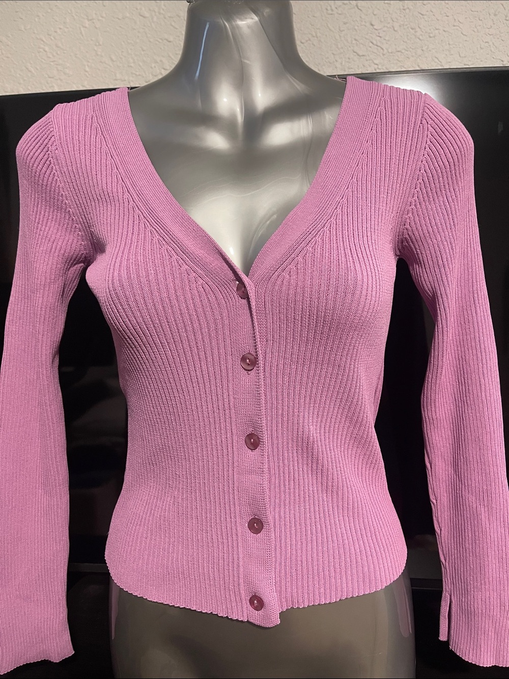 LEITH Classic Women's V-Neck Button Cardigan - XS